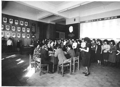 в фойе 2 этажа.jpg